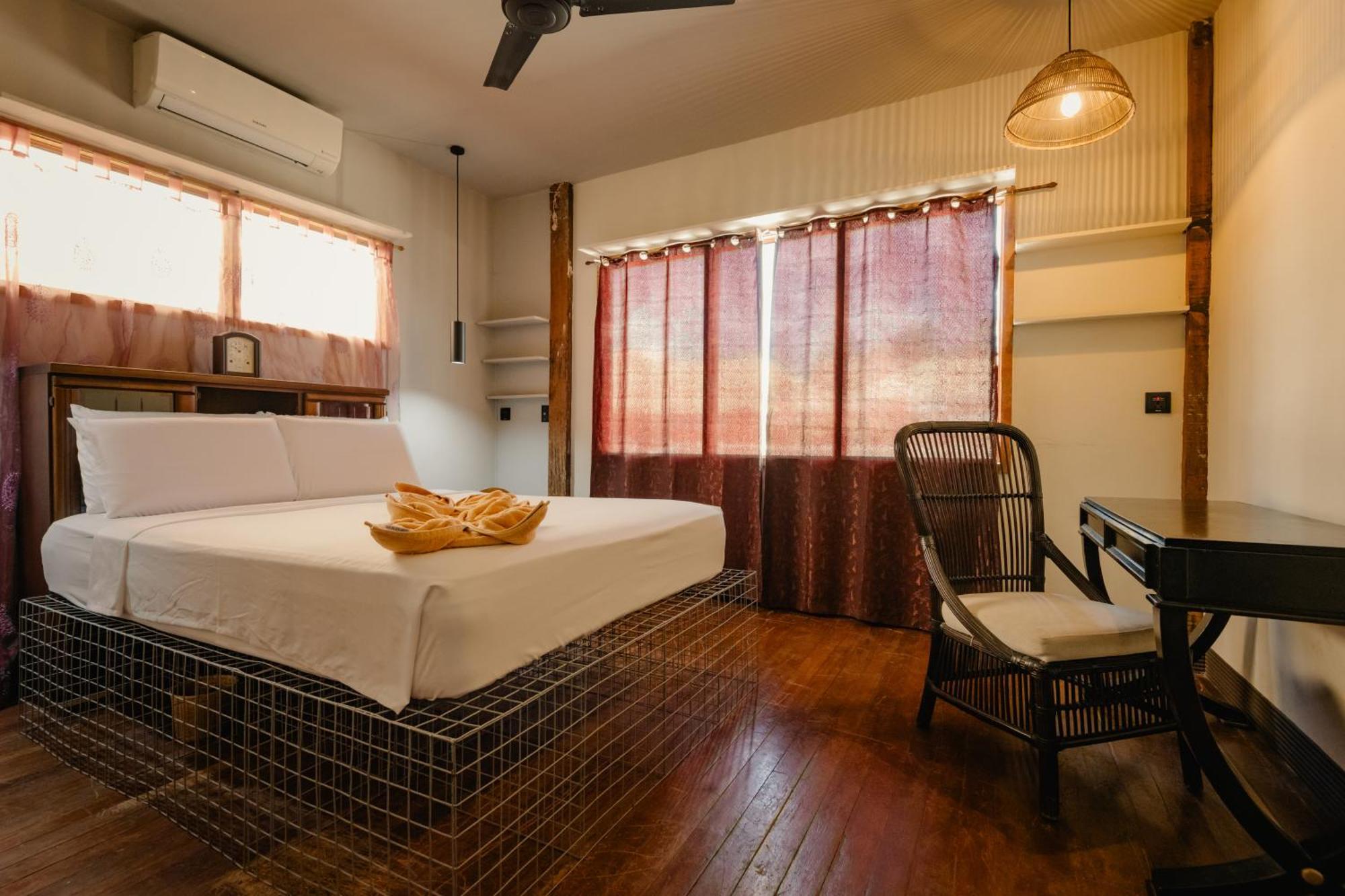 The Flying Fish Hostel Cebu Buitenkant foto