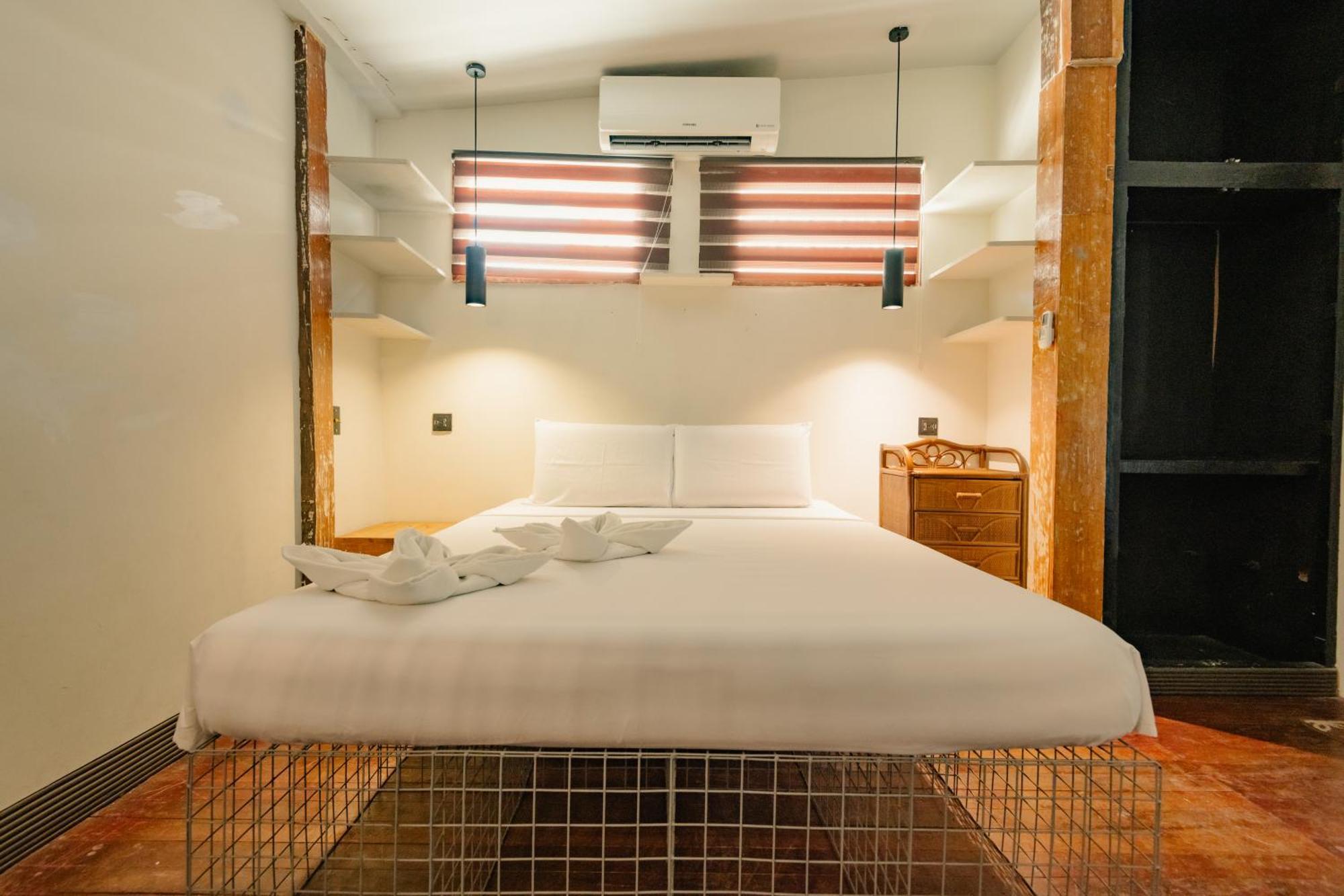 The Flying Fish Hostel Cebu Buitenkant foto