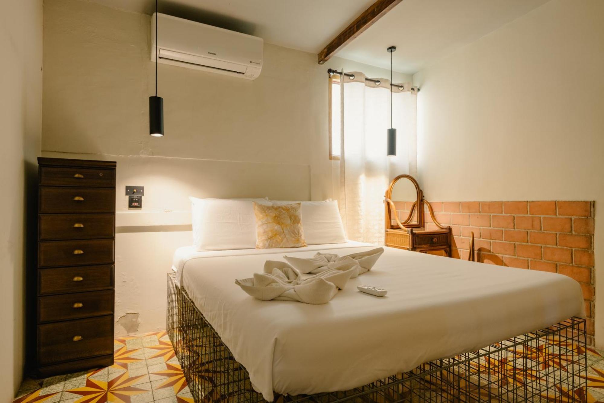 The Flying Fish Hostel Cebu Buitenkant foto