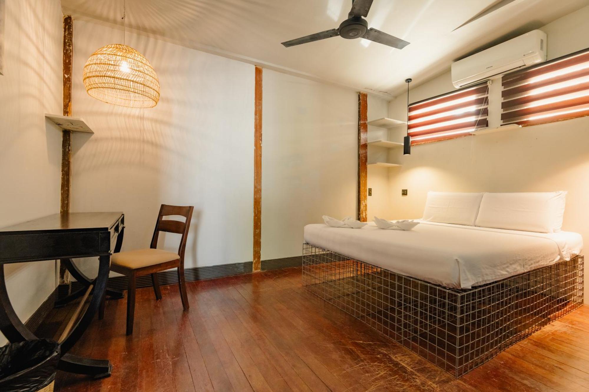 The Flying Fish Hostel Cebu Buitenkant foto